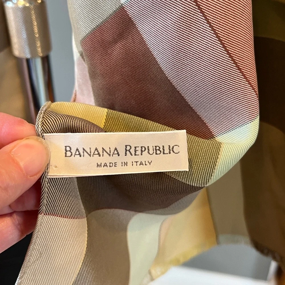 🧋Banana Republic 100% silk plaid scarf beige maroon sage green fringe hem